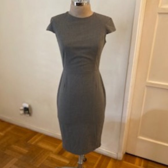 ZARA BASICS Dresses & Skirts - NWOT ZARA BASICS GRAY SHIFT DRESS